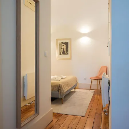 Liiiving In - Urban Retreat *